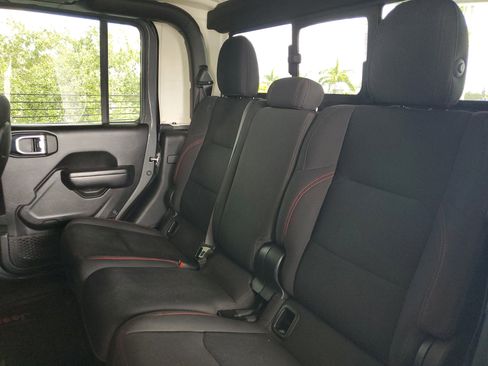 Used 2021 Jeep Gladiator Rubicon w/ Safety Group AWD/4WD image 8