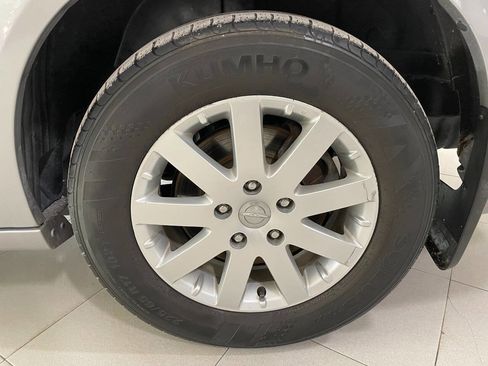 Used 2014 Chrysler Town & Country Touring image 13