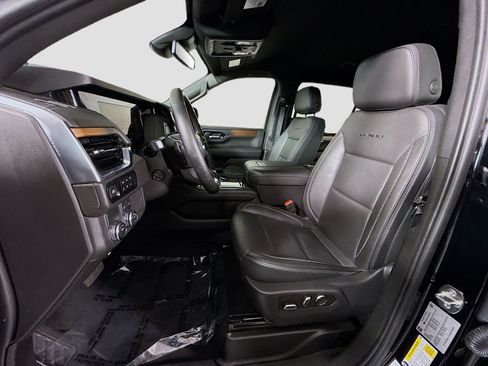 Used 2025 GMC Yukon XL Denali RWD image 22