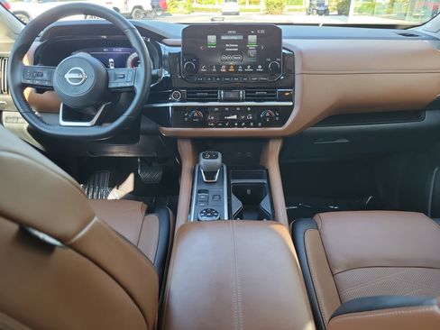 Used 2024 Nissan Pathfinder Platinum w/ Cargo Package AWD/4WD image 14