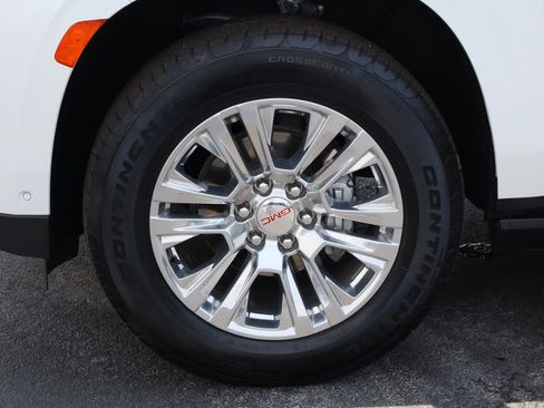 Certified 2024 GMC Yukon Denali w/ Advanced Technology Package AWD/4WD image 41