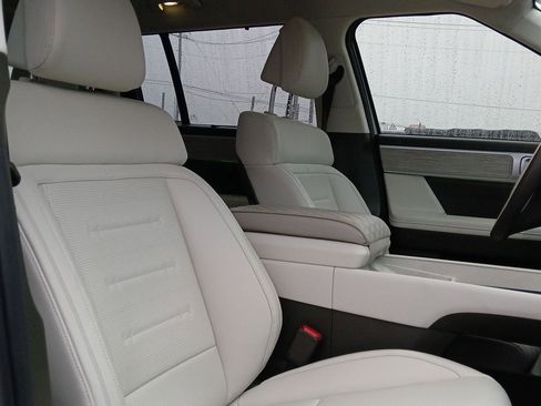 Used 2025 Hyundai Santa Fe Calligraphy image 11