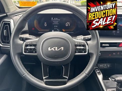 Used 2024 Kia Sorento S AWD/4WD image 11