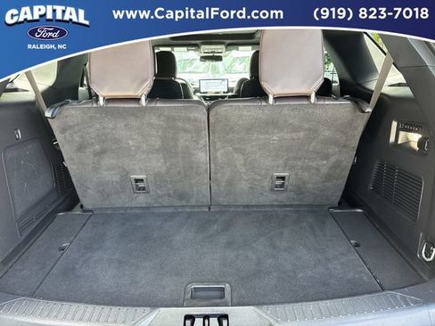 Used 2025 Ford Explorer Platinum RWD image 16
