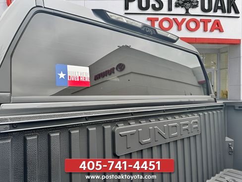 Used 2025 Toyota Tundra Limited AWD/4WD image 17