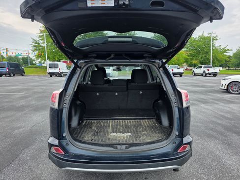 Used 2017 Toyota RAV4 XLE w/ Convenience Package AWD/4WD image 7