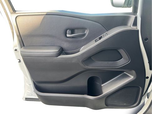 Used 2023 Nissan Frontier S image 17