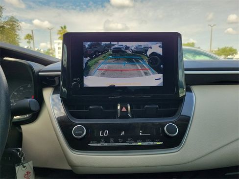 Used 2023 Toyota Corolla LE image 19