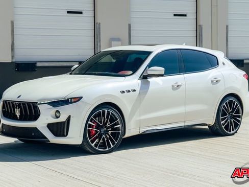 Used 2019 Maserati Levante Trofeo AWD/4WD image 41