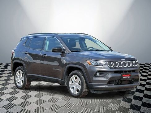 Used 2022 Jeep Compass Latitude AWD/4WD image 4