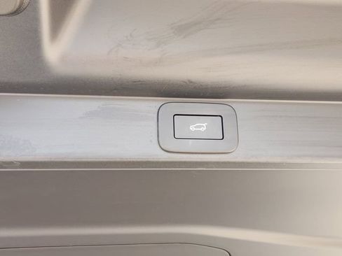 Used 2025 Land Rover Range Rover SE image 43