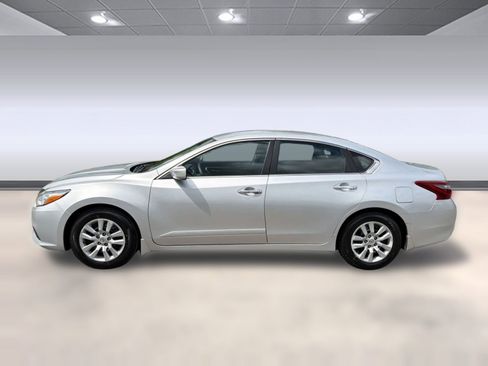 Used 2018 Nissan Altima 2.5 S w/ S Convenience Package FWD image 2