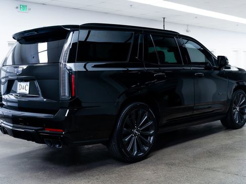 Used 2025 Cadillac Escalade V image 6