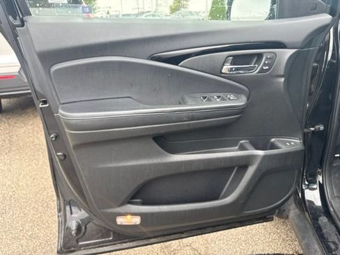 Used 2017 Honda Pilot Elite image 13