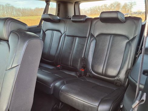 Used 2024 Jeep Wagoneer L Series II w/ Flexible Seating Group image 28