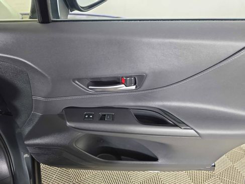 Used 2024 Toyota Venza LE image 27