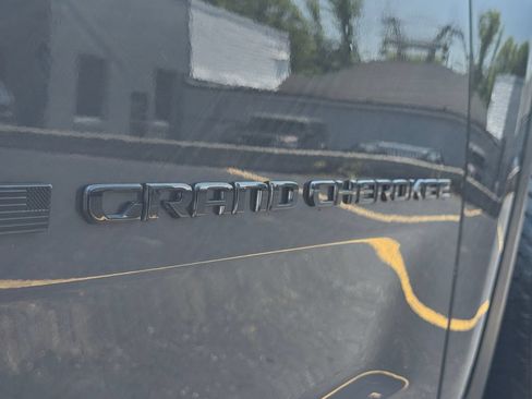 Certified 2023 Jeep Grand Cherokee L Altitude AWD/4WD image 26