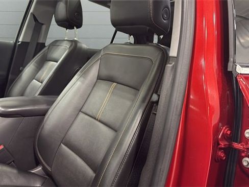 Used 2023 Chevrolet Equinox Premier image 23