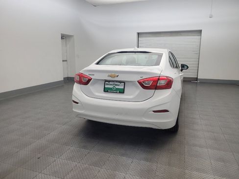 Used 2016 Chevrolet Cruze LT FWD image 7