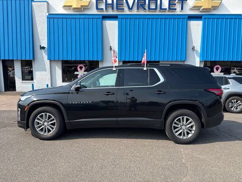 Used 2023 Chevrolet Traverse LT w/ Rear Camera Mirror Package AWD/4WD image 16