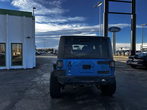 Used 2015 Jeep Wrangler Sport image 4