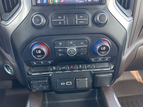 Used 2022 Chevrolet Silverado 2500 LTZ w/ LTZ Convenience Package image 22