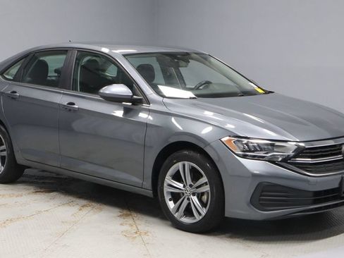 Used 2024 Volkswagen Jetta SE FWD image 1