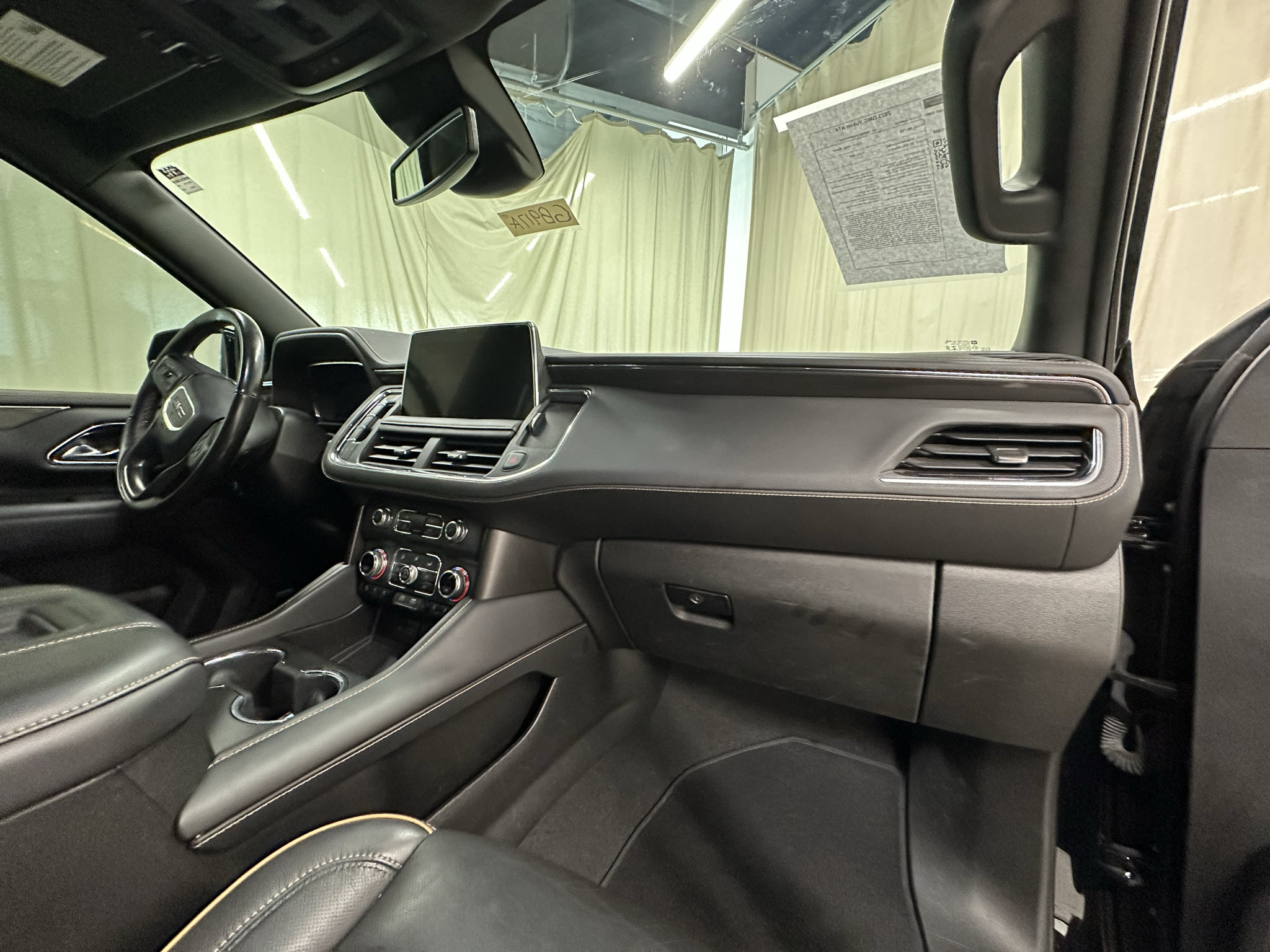 Certified 2023 GMC Yukon AT4 w/ Technology Package AWD/4WD image 17