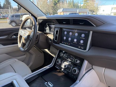 Used 2021 GMC Yukon XL Denali w/ Denali Ultimate Package image 20