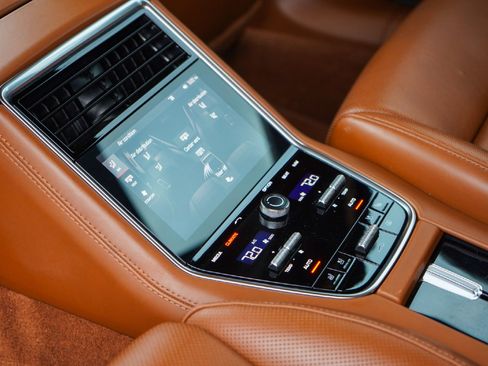 Used 2018 Porsche Panamera 4S image 27
