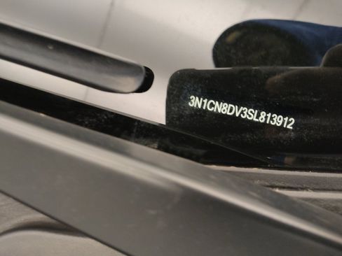 Used 2025 Nissan Versa S image 33