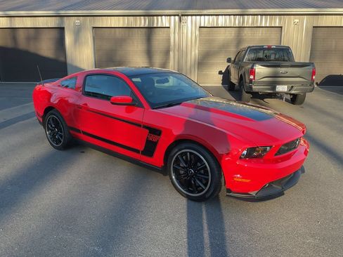 Used 2012 Ford Mustang Boss 302 w/ Boss 302 Accessory Pkg RWD image 9