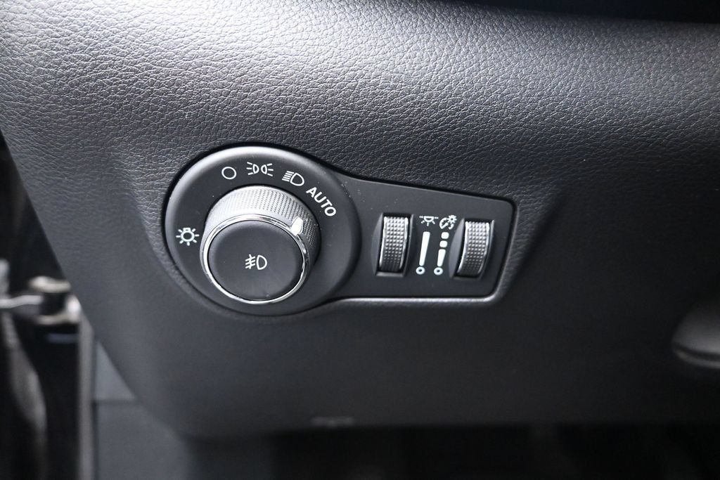 Used 2024 Jeep Compass Limited w/ High Altitude Package AWD/4WD image 12