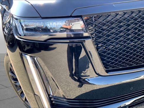 Used 2024 Cadillac Escalade ESV Sport w/ LPO, ONYX Package AWD/4WD image 26
