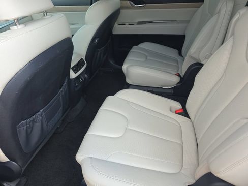 Used 2022 Hyundai Palisade SEL w/ Premium Package FWD image 12