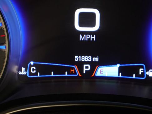 Used 2016 Chrysler 300 C AWD/4WD image 38