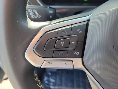 Used 2024 Volkswagen Tiguan SE FWD image 21
