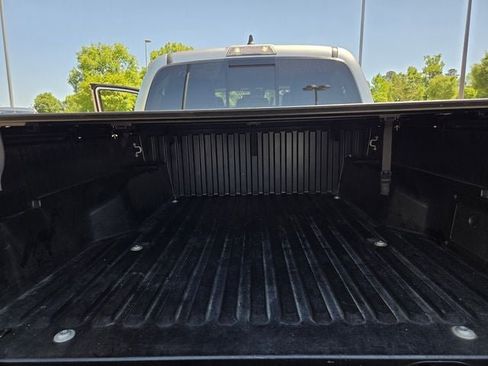 Used 2022 Toyota Tacoma TRD Off-Road w/ TRD Premium Off Road Package RWD image 31