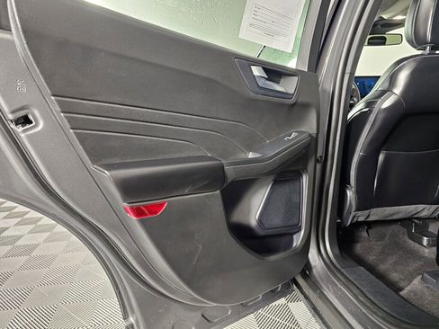Used 2024 Ford Escape Platinum image 32