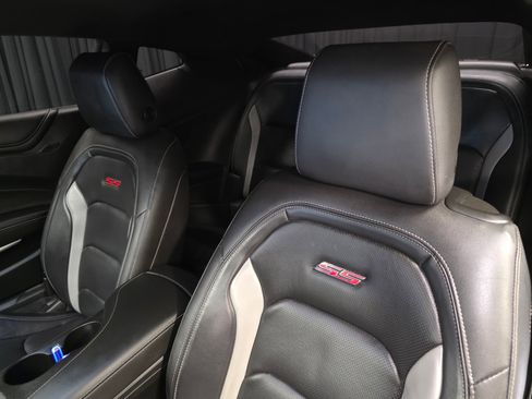 Used 2018 Chevrolet Camaro SS RWD image 22