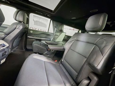 New 2026 Lincoln Navigator L Reserve w/ Jet Appearance Package AWD/4WD image 27
