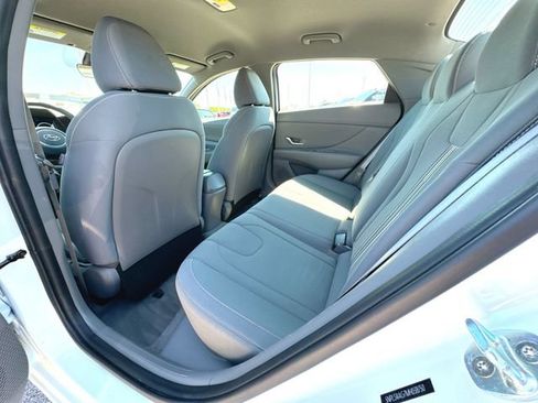 Used 2021 Hyundai Elantra SEL w/ Convenience Package FWD image 20