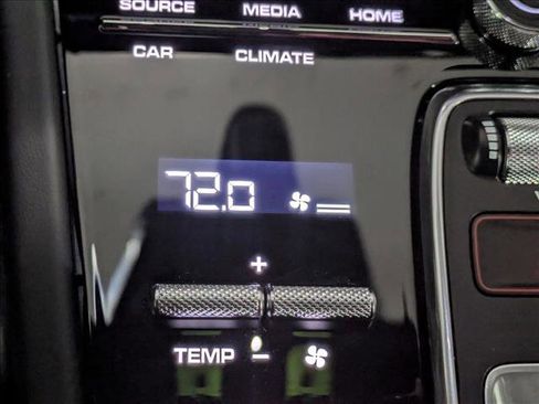 Used 2021 Porsche Cayenne image 16