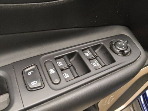 Used 2017 Jeep Renegade Limited FWD image 27