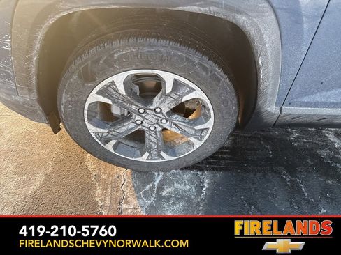 Certified 2025 Chevrolet Equinox LT image 10