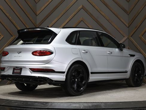 Used 2022 Bentley Bentayga image 11
