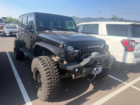 Used 2018 Jeep Wrangler Unlimited Sport AWD/4WD image 4