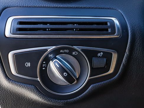 Used 2018 Mercedes-Benz C 300 Sedan image 33