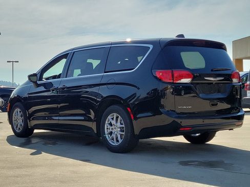 New 2025 Chrysler Voyager LX image 13