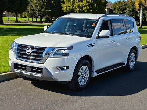 Used 2023 Nissan Armada SV image 4